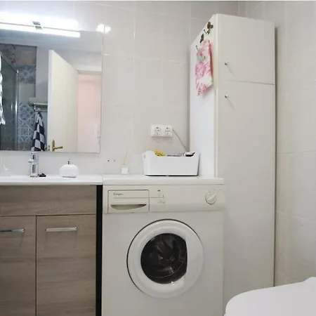 Apartamento Centro De Torrevieja, Cerca De Todos Los Servicios Y Del Mar. Alicante Torrevieja