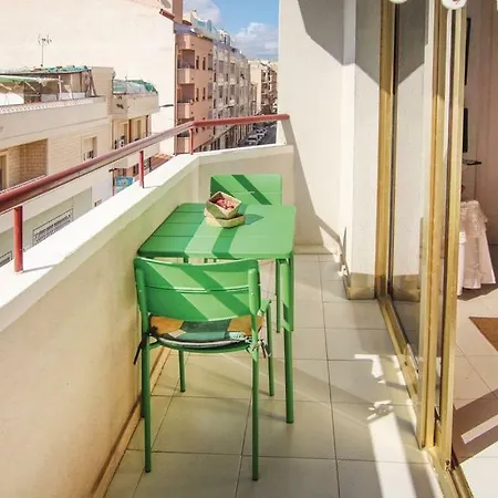 Apartamento Centro De Torrevieja, Cerca De Todos Los Servicios Y Del Mar. Alicante *