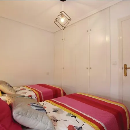 Apartamento Centro De Torrevieja, Cerca De Todos Los Servicios Y Del Mar. Alicante *